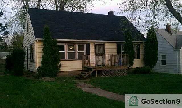 2nd image of 4819 Monroe St