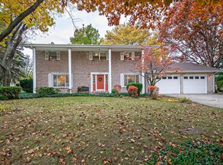 6050 Clearbrook Dr, Stevensville, MI 49127