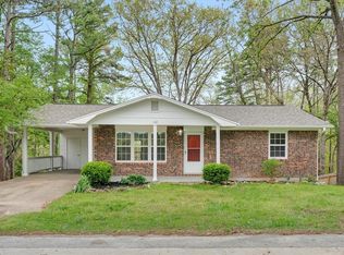 102 Jordan Dr, Eureka Springs, AR 72632