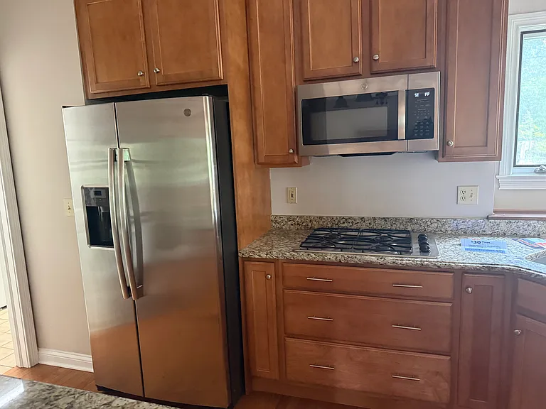 678 Union Dr — Photo 17