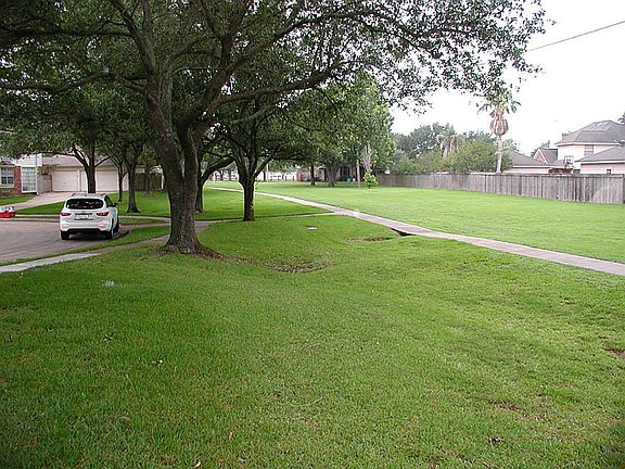 3rd image of 23338 Millcross Ln