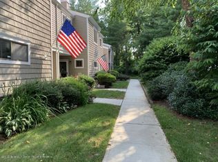 11 Iris Ct, Tinton Falls, NJ 07724