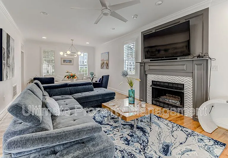 7022 Cayman Ct — Photo 12