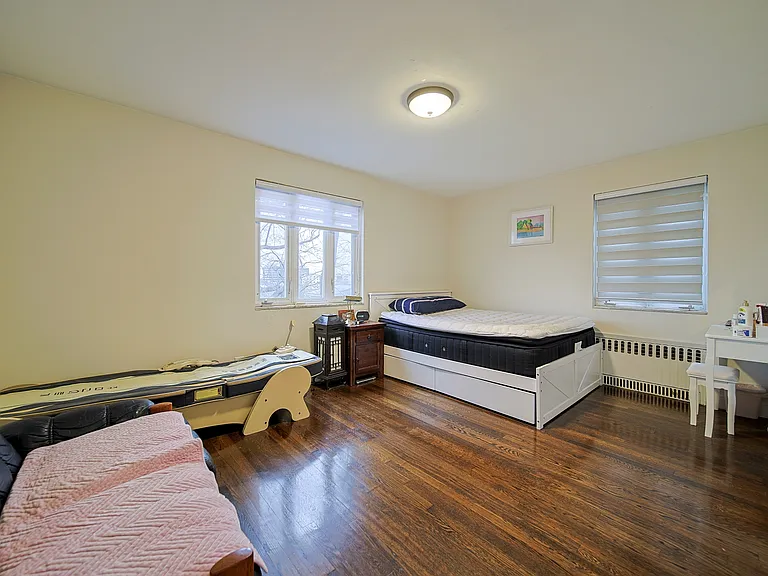 2244 Linwood Ave #1 — Photo 16