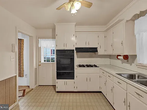 328 W Main St — Photo 3