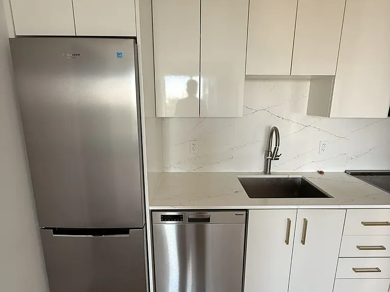 15 Wellington St S #902 — Photo 4