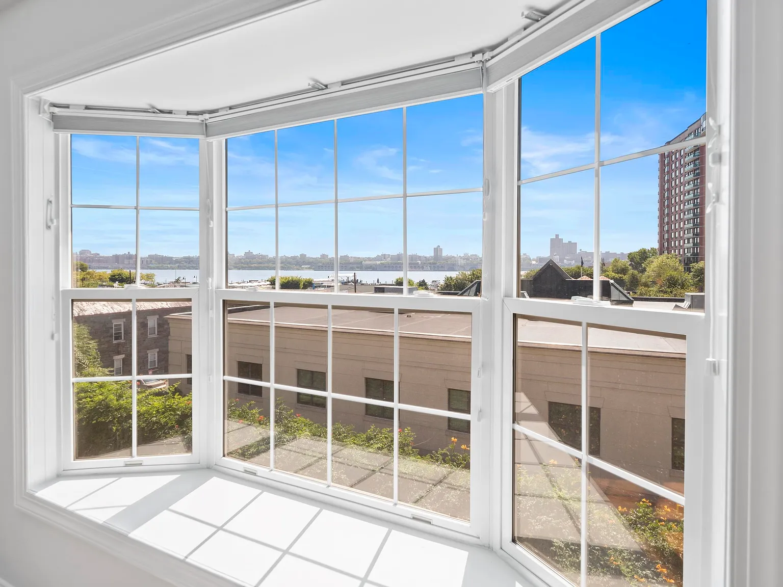 Panorama East — Photo 2