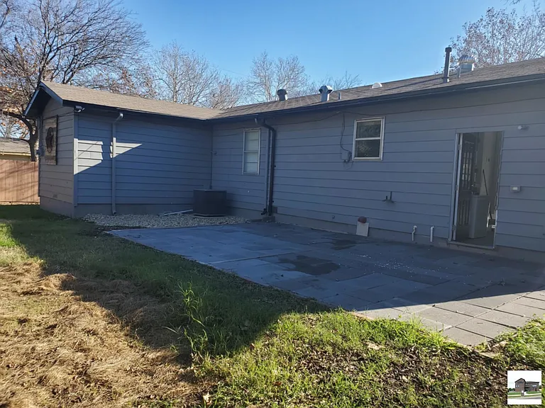 2104 Brantley Ave — Photo 16