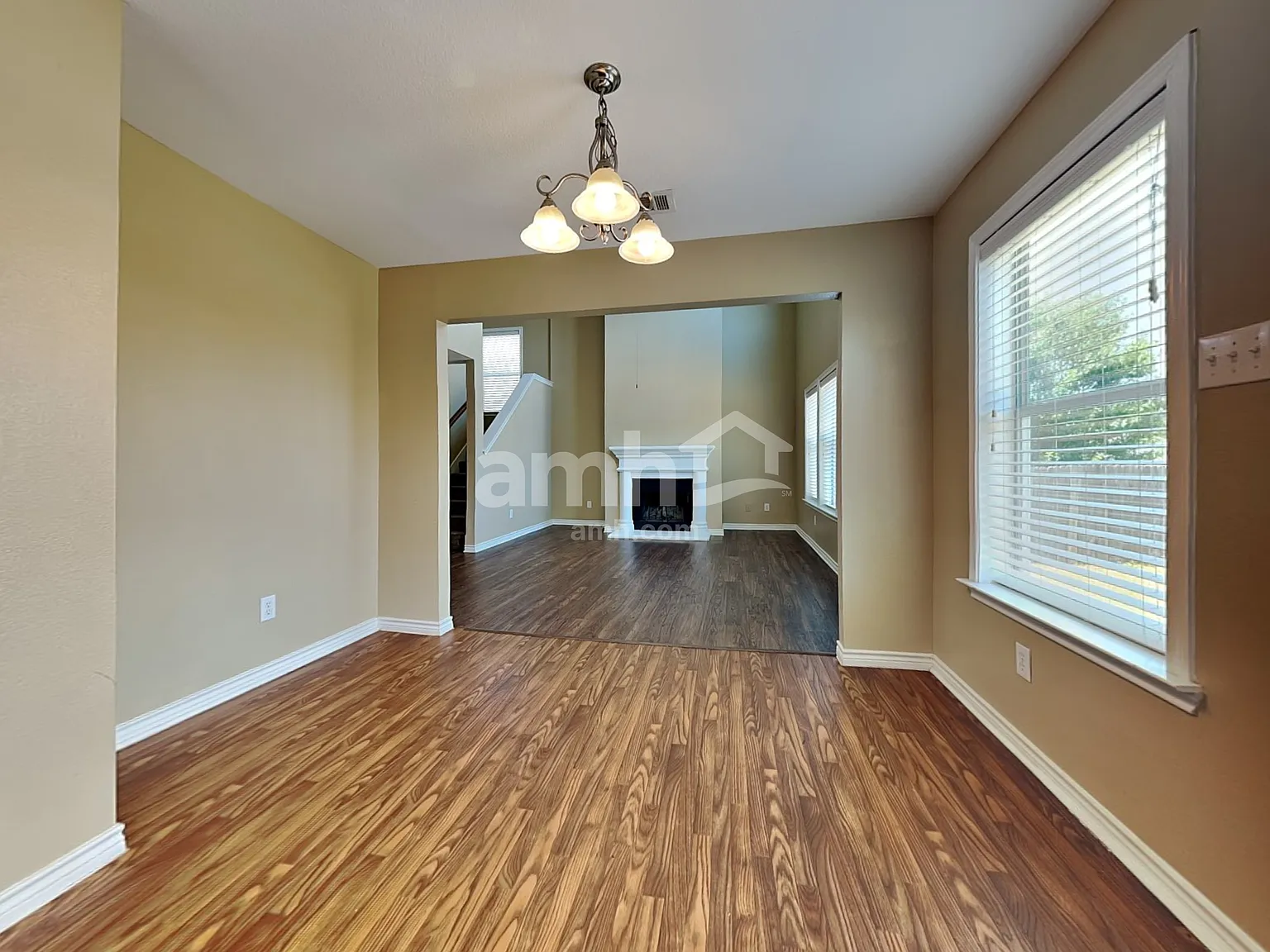 3 bed, 2.5 bath, 1821 sqft, $2,270 — Photo 4