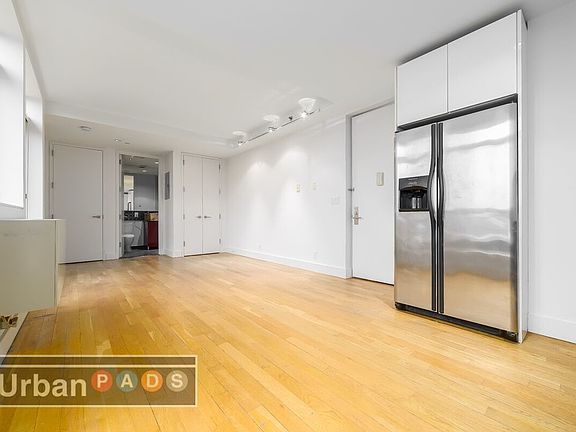 2nd image of 115 Troutman St