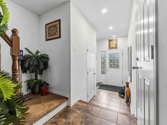 5th image of 216 Cityview Cres