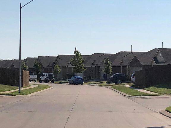 4th image of 1209 Lady Bird St