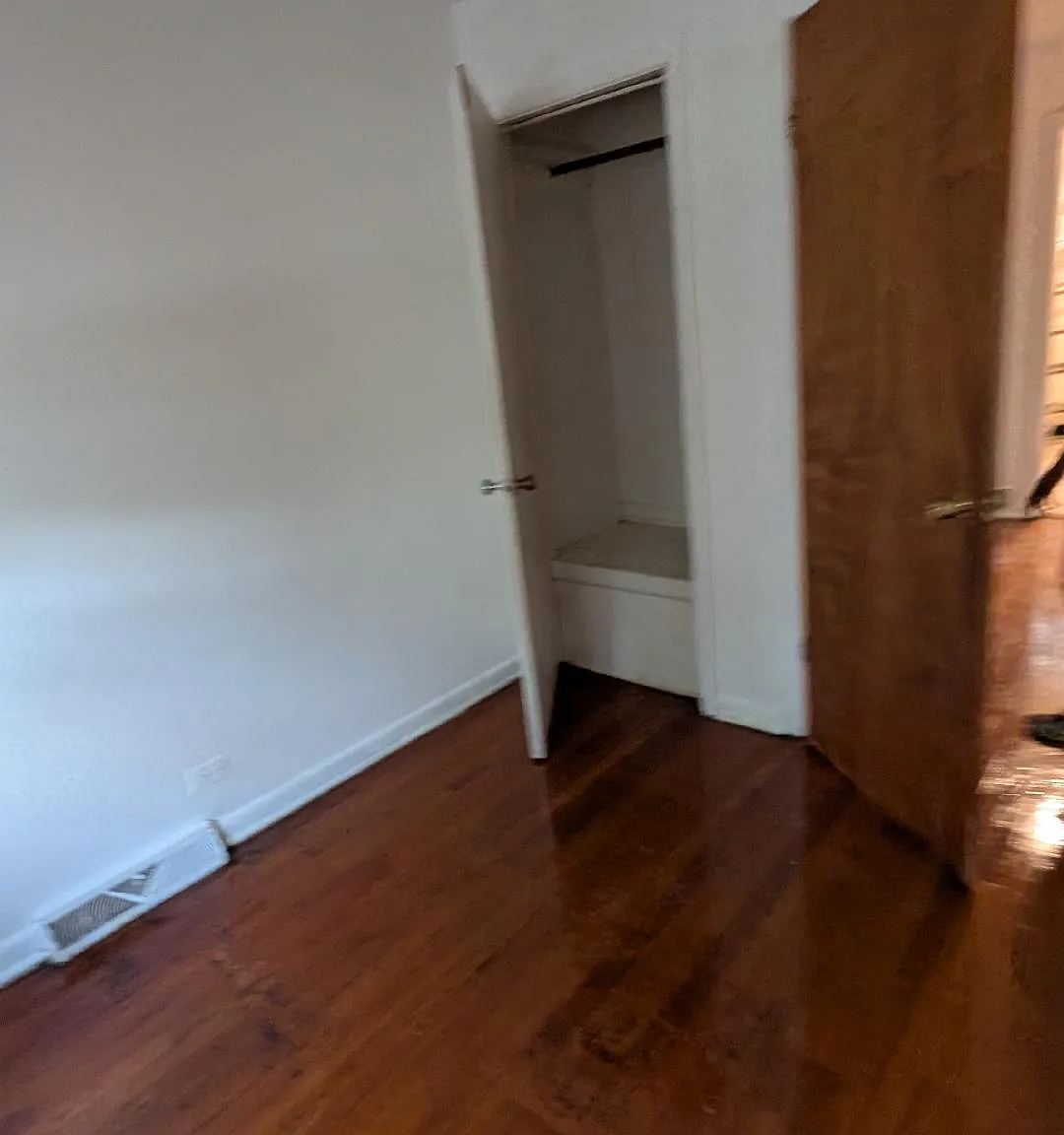 3 bed, 1.5 bath, 1260 sqft, $1,300 — Photo 3