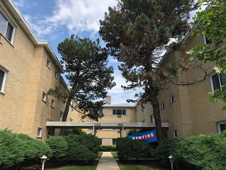 1116 Greenleaf Ave #1G — Photo 1