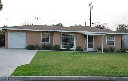 1st image of 927 S Calmgrove Ave