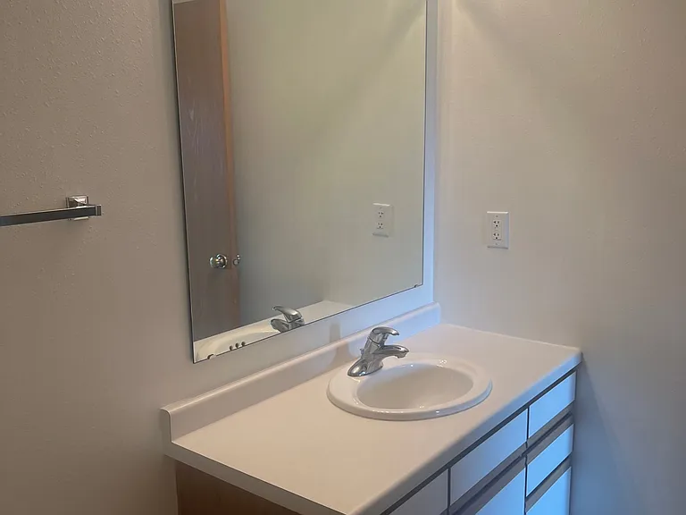 211 Laura Ave #103 — Photo 6