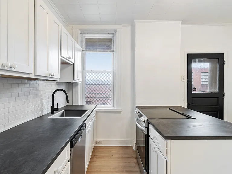 553 E 9th Ave #2 — Photo 17