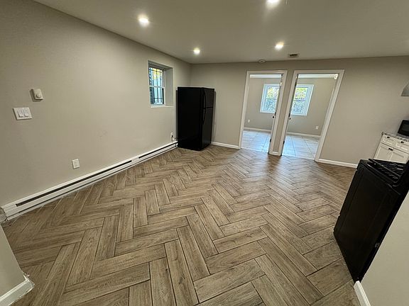 4th image of 172 Seymour Ave #B