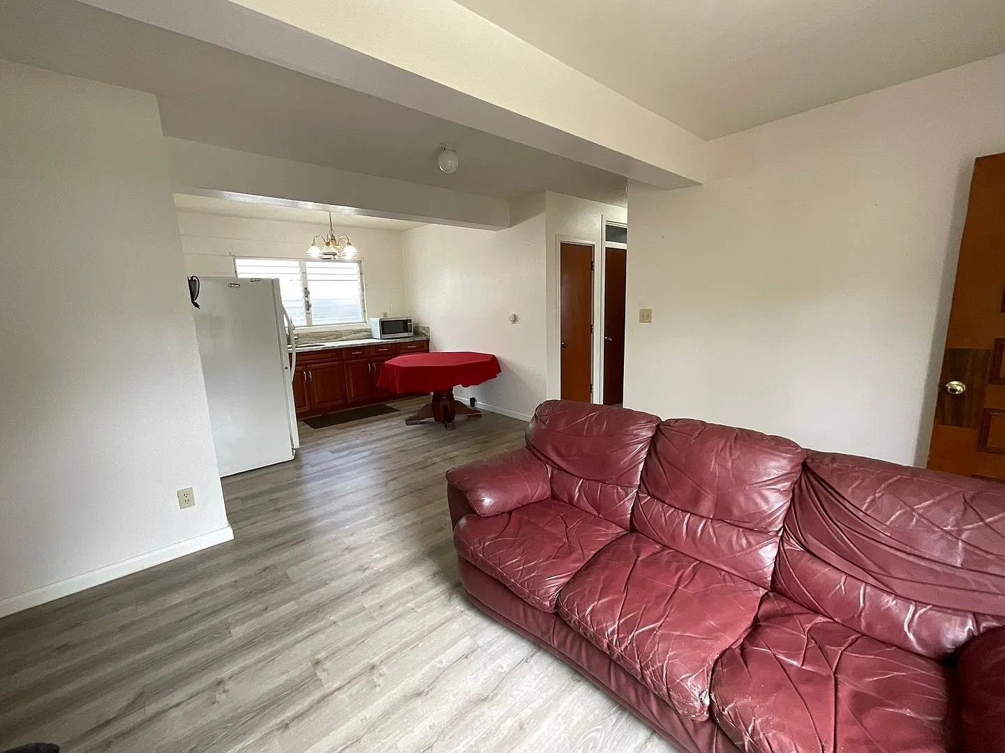 Partly Furnished, Lower Unit , located in a private lane — Photo 3