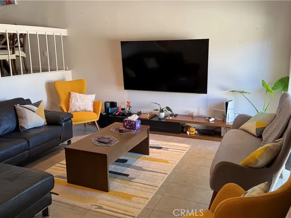 6201 Randi Ave #1/2, Woodland Hills, CA 91367