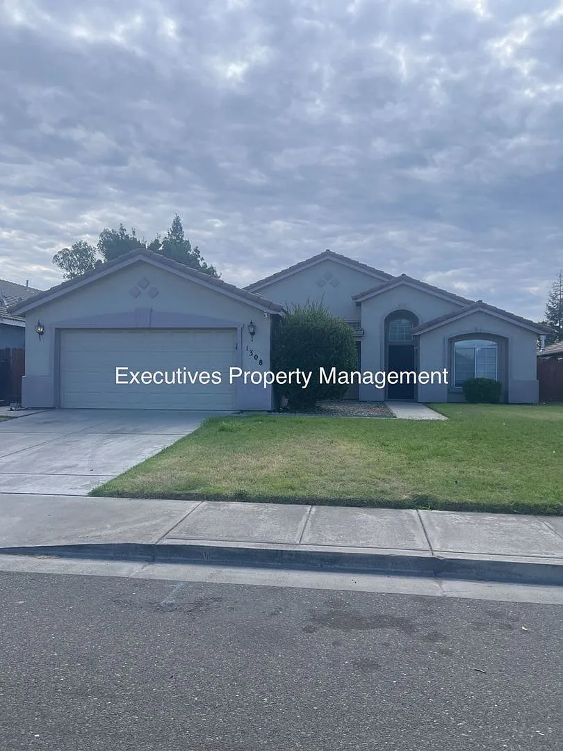 House For Rent | 1308 Fairway Dr, Atwater — Photo 1