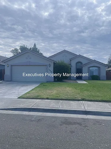 1308 Fairway Dr Photo 1