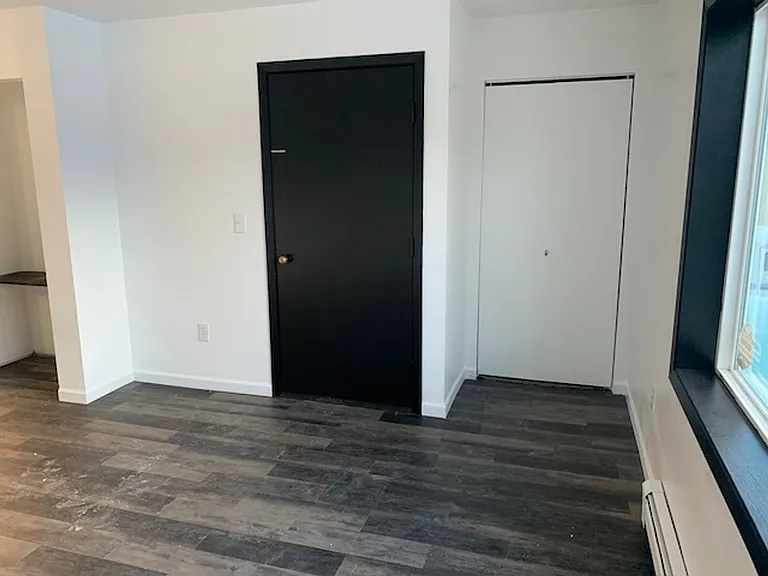 4770 Glasgow Dr — Photo 8