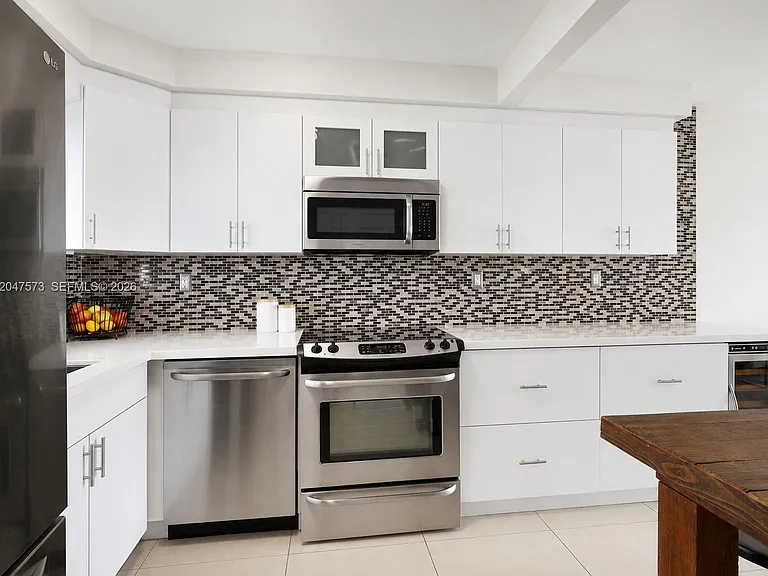 1700 NW North River Dr #804 — Photo 7