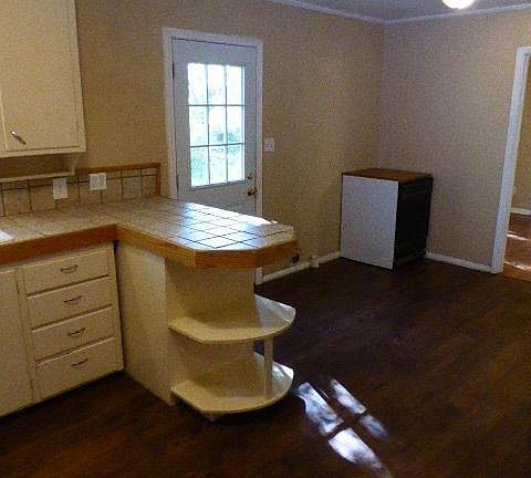 4th image of 3405 Binyon Ave