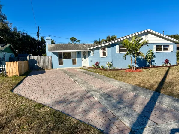 9151 Fairweather Dr, Largo, FL 33773