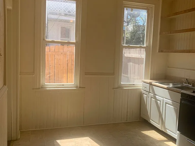 124 N West St #1 — Photo 5