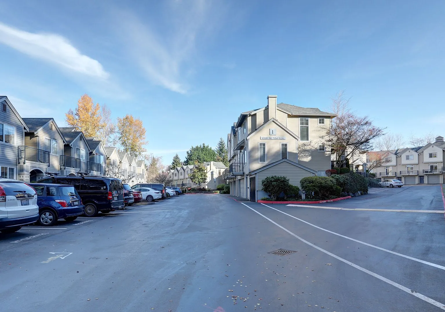 Luxury 2BR 2.5BA Townhouse Style Condo @ Lochshire on Forbes Creek — Photo 2