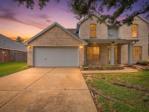 2nd image of 15902 Emerald Briar Ln