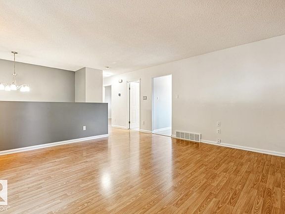 5th image of 4649 16a Ave NW