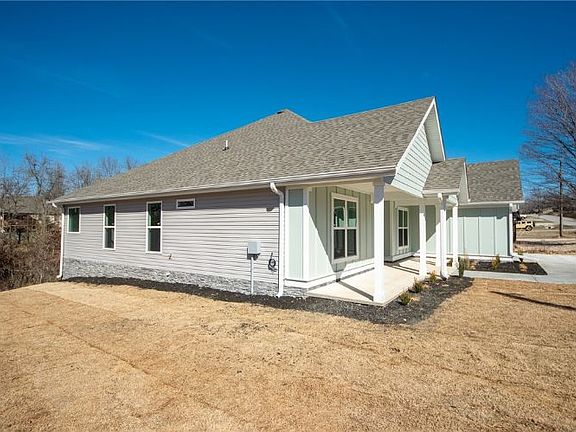 4th image of 18 Dillow Cir
