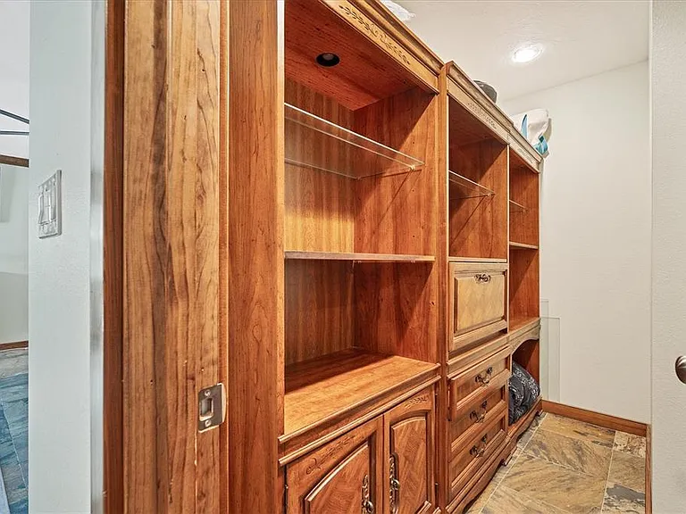416 Sunset Dr — Photo 16