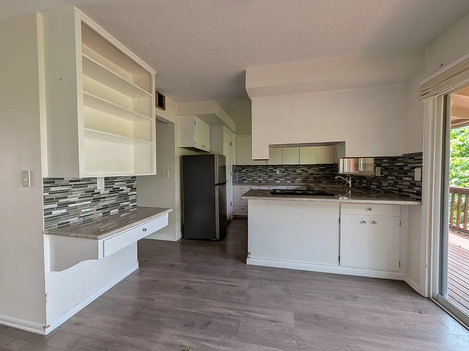 410 NE Province Dr #410
