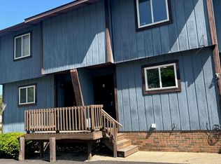 1708 Oak Hill Rd, Wooster, OH 44691