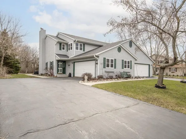 W196N11408 Shadow Wood DRIVE #1, Germantown, WI 53022