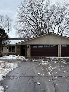 9705 Saint Johns Rd, Minnetonka, MN, 55305