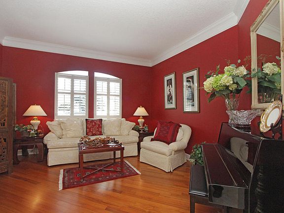 5th image of 705 Sweetbay Ct