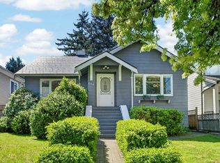 834 4th St, New Westminster, BC V3L 2W6