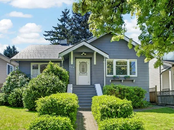 834 4th St, New Westminster, BC V3L 2W6