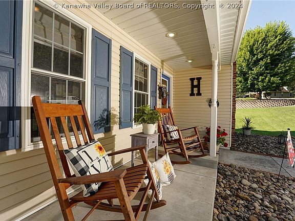 5th image of 210 Northwoods Dr