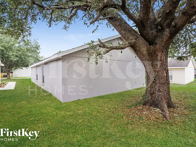 7466 Groveoak Dr — Photo 14