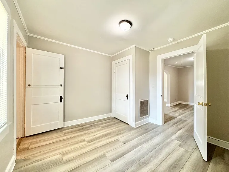 3912 N Church St — Photo 14
