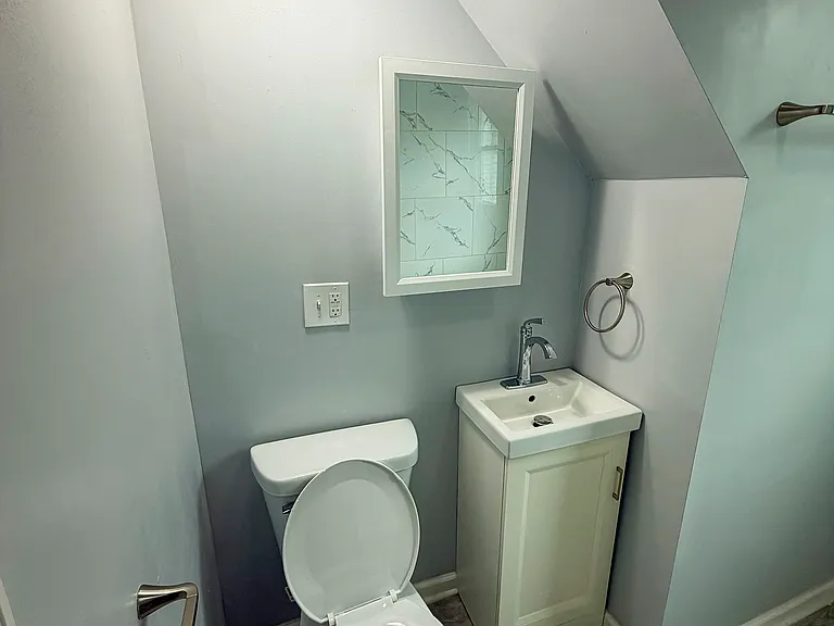 2nd floor bathroom