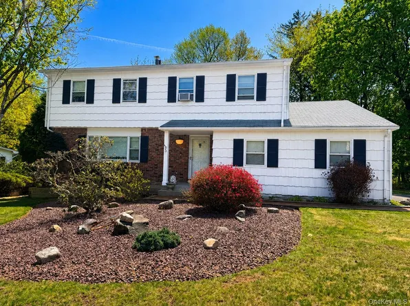 5 Catawba Drive, West Nyack, NY 10994