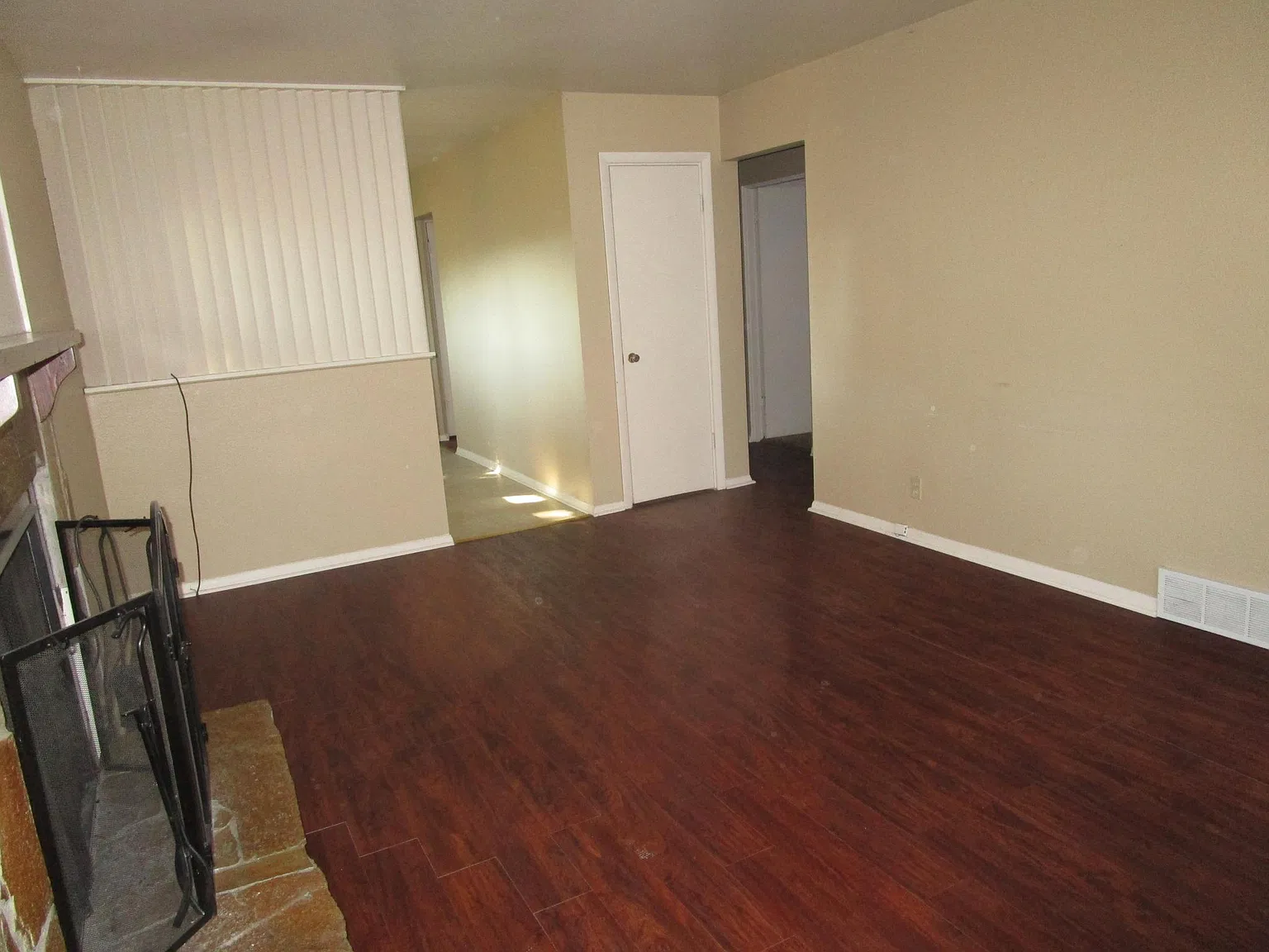 3 bed, 1050 sqft, $1,525 — Photo 2