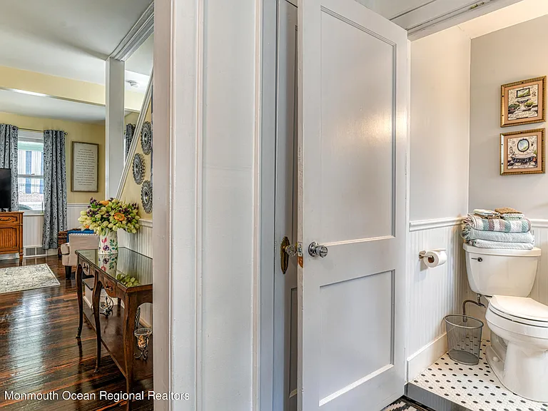 87 Embury Ave — Photo 15
